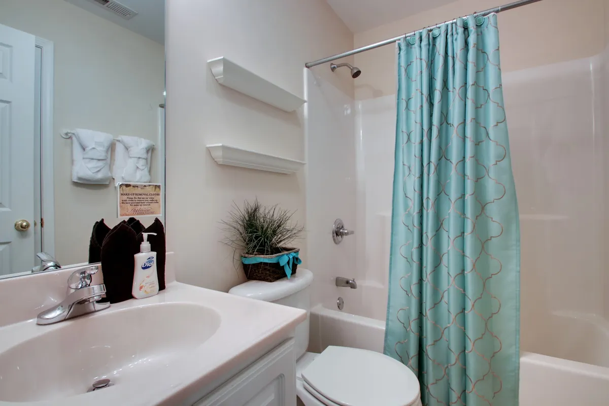 Appleview River Resort pool area - Hotel in Sevierville, Tennessee