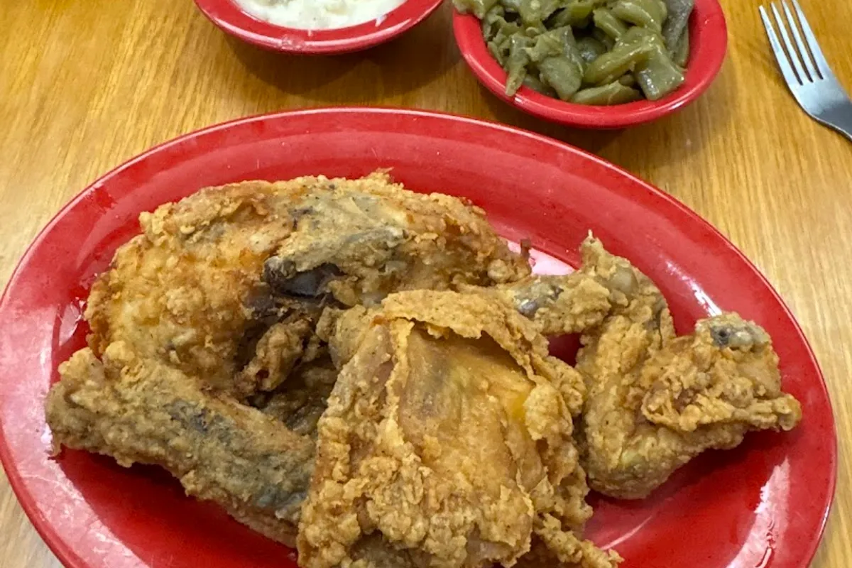 Applewood Farmhouse Restaurant outdoor patio - American restaurant in Sevierville, Tennessee