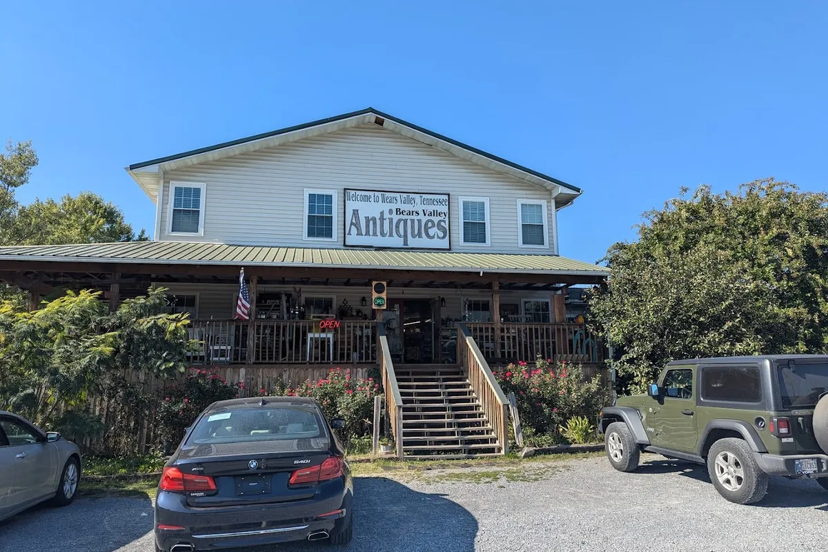 Bears Valley Antiques detail shot - Antique store in Sevierville, Tennessee