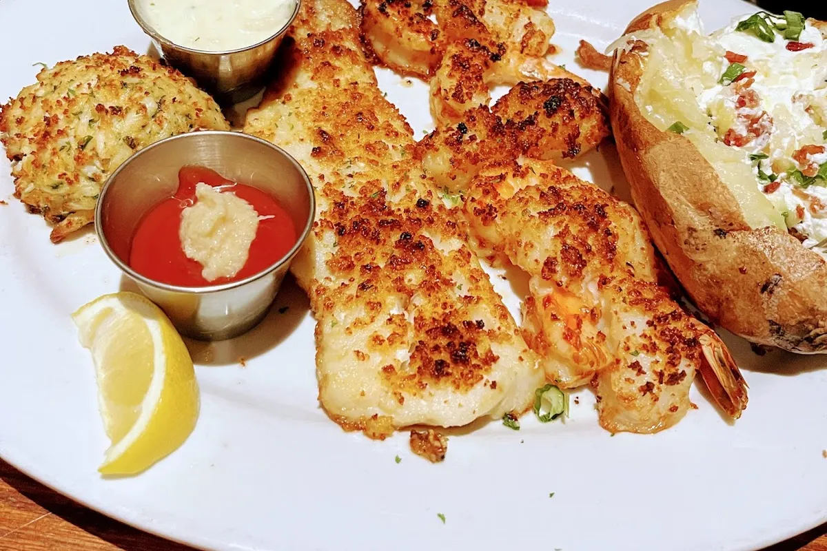 Chesapeake's Seafood and Raw Bar outdoor patio - Seafood restaurant in Gatlinburg, Tennessee