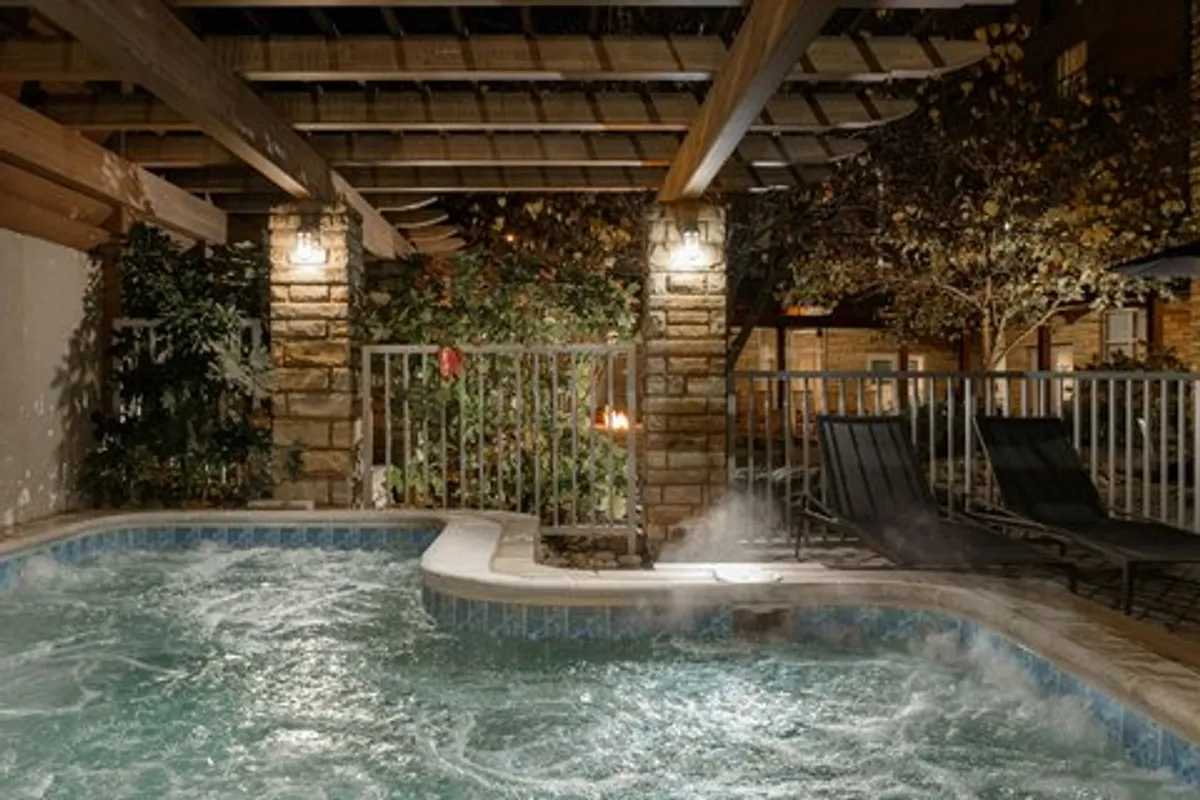 Courtyard Gatlinburg Downtown pool area - Hotel in Gatlinburg, Tennessee