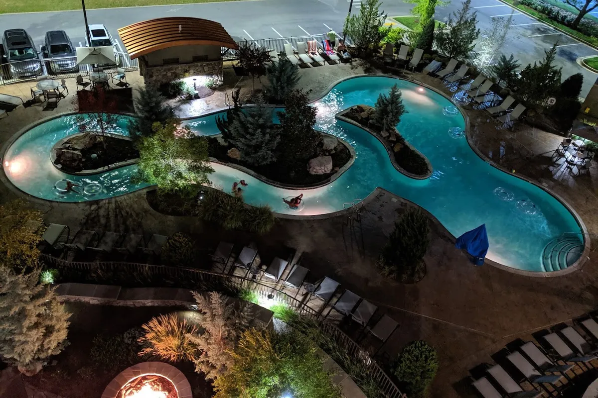 Courtyard Pigeon Forge pool area - Hotel in Pigeon Forge, Tennessee