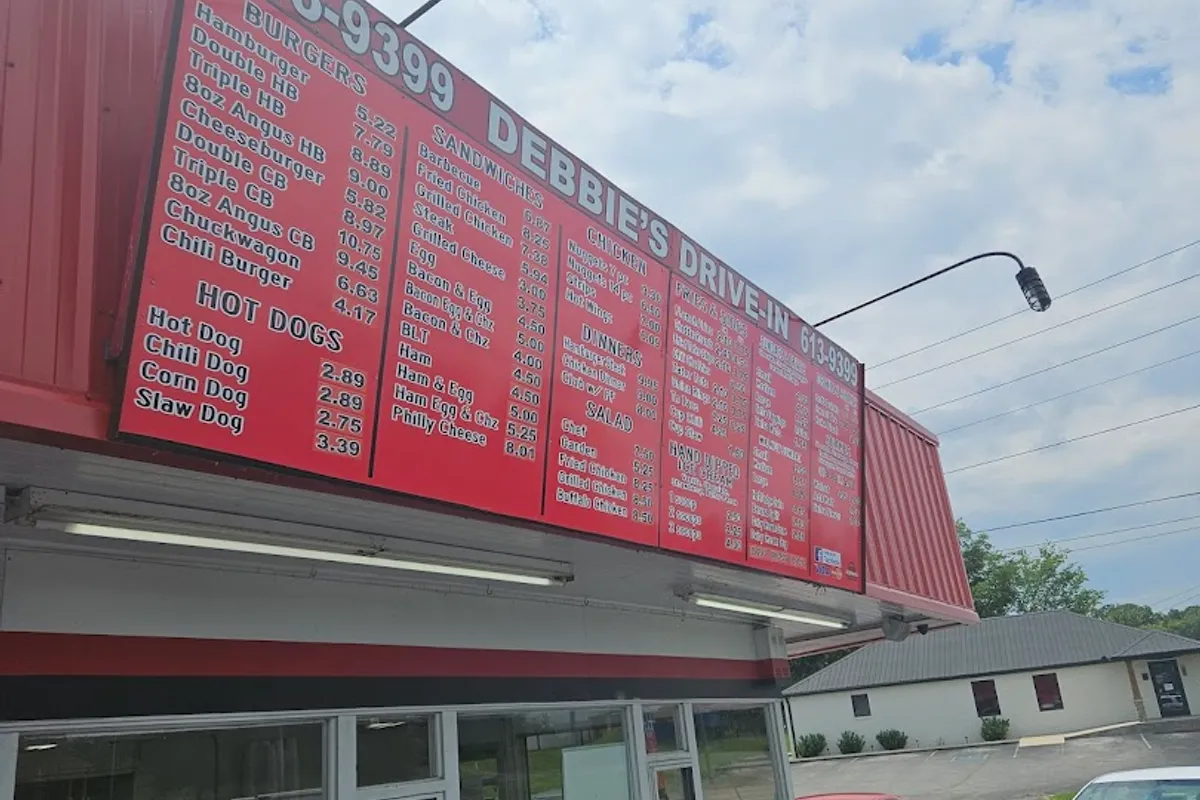 Debbie's Drive Inn outdoor patio - American restaurant in Newport, Tennessee