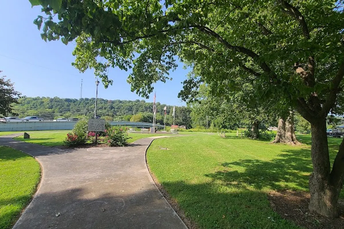Forks of the River Cemetery Park - City park in Sevierville