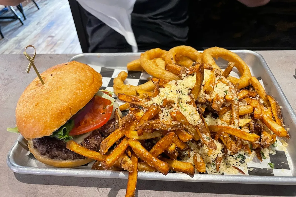 Graze Burgers outdoor patio - Hamburger restaurant in Sevierville, Tennessee