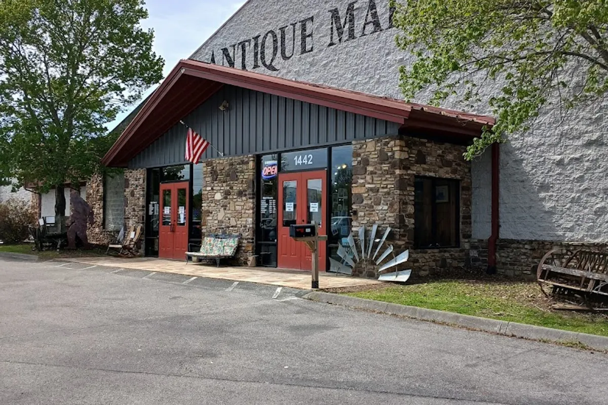 Green Olde Deal Antique Mall detail shot - Antique store in Sevierville, Tennessee