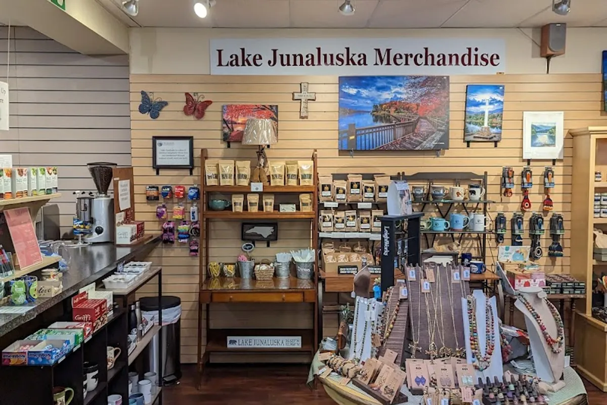 Junaluska Gifts & Grounds restaurant in Lake Junaluska