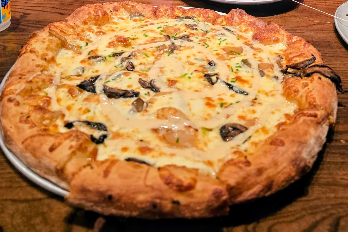 Mellow Mushroom Pigeon Forge Island outdoor patio - Pizza restaurant in Pigeon Forge, Tennessee