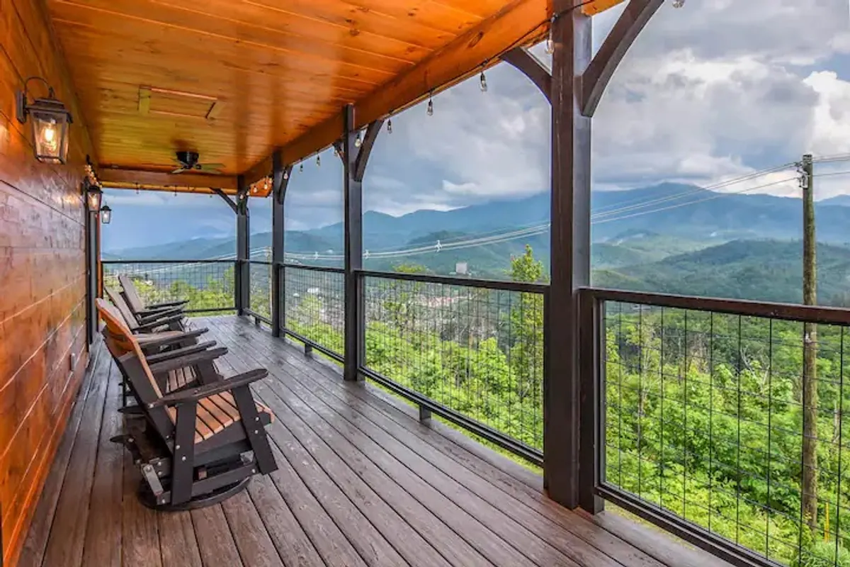 Mountain Air Luxury Cabin - Camping cabin in Gatlinburg