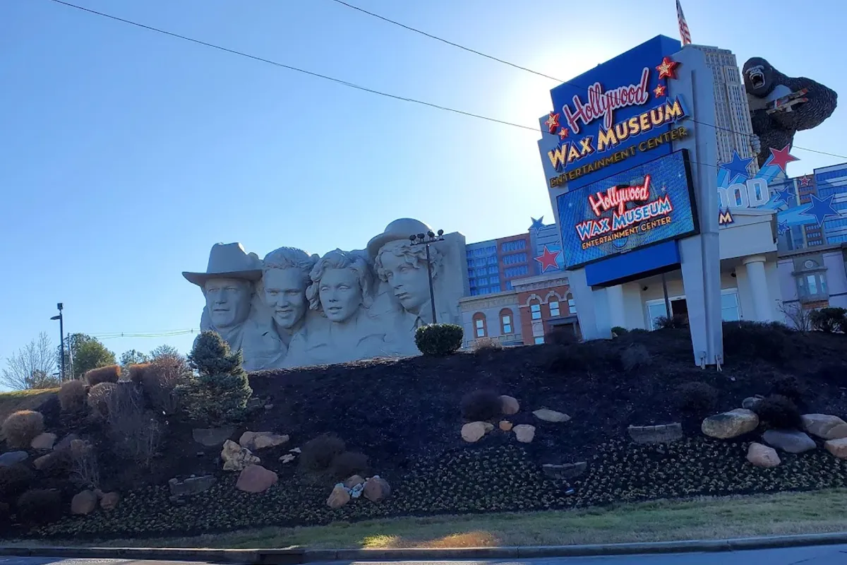 Outbreak - Dread the Undead interactive display - Tourist attraction in Pigeon Forge, Tennessee