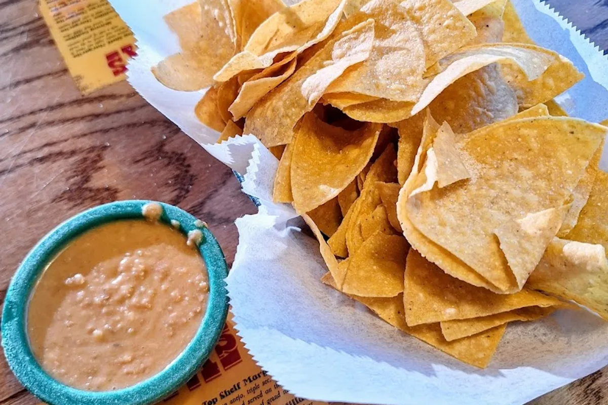 Papas & Beer outdoor patio - Mexican restaurant in Waynesville, Tennessee