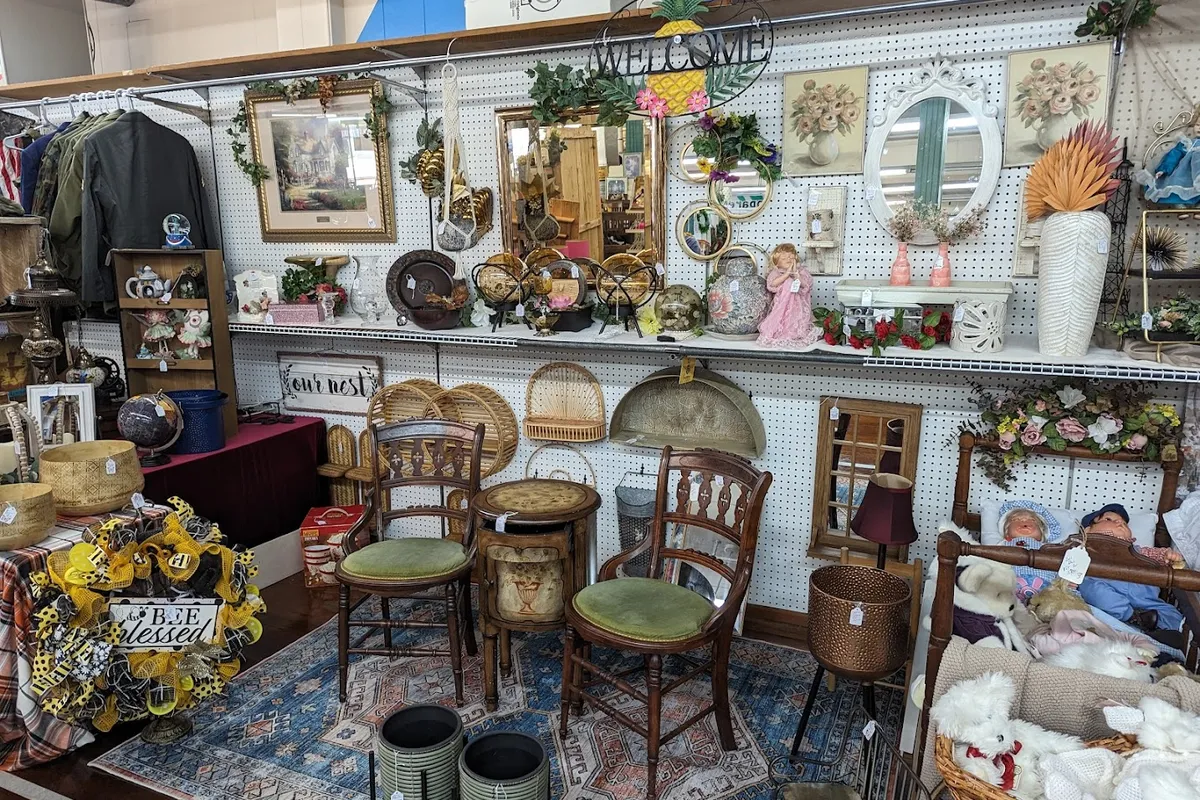 Roscoe's Treasures detail shot - Antique store in Newport, Tennessee