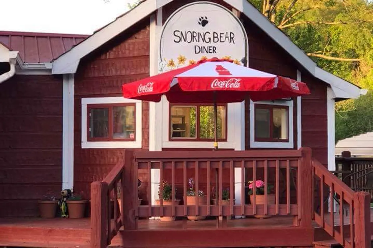 Snoring Bear Diner restaurant in Walland