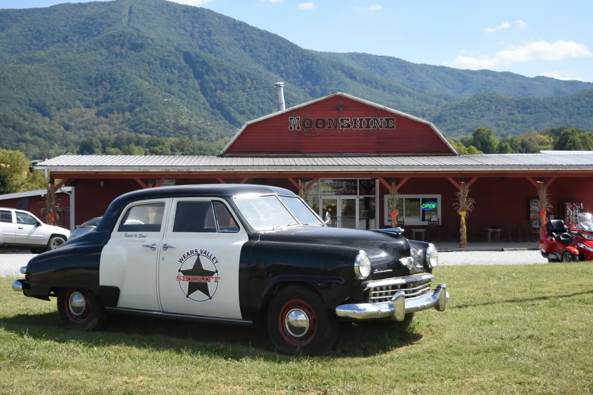 Tennessee Shine Co tour experience - Distillery in Sevierville, Tennessee