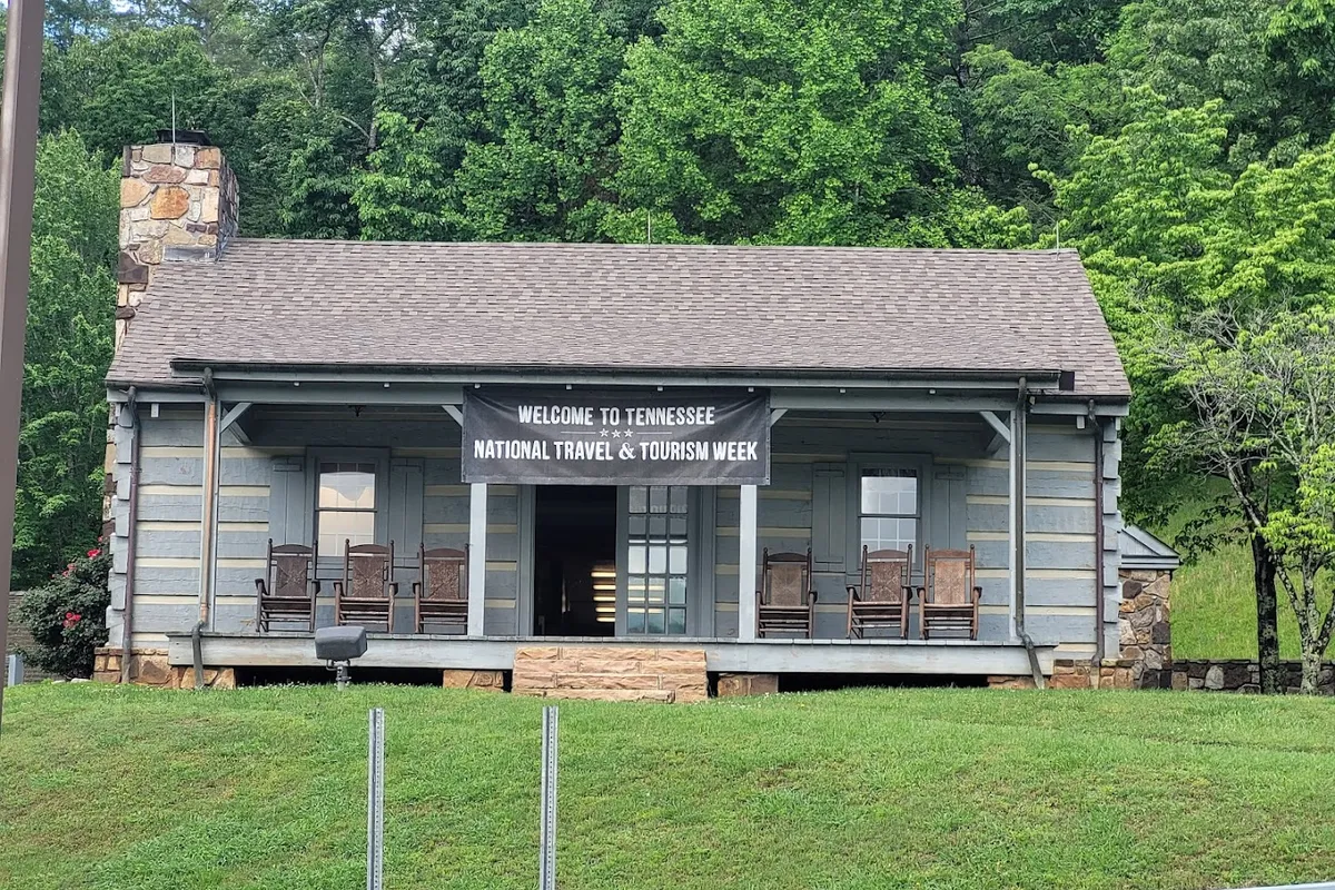 Tennessee Welcome Center detail shot - Tourist information center in Hartford, Tennessee