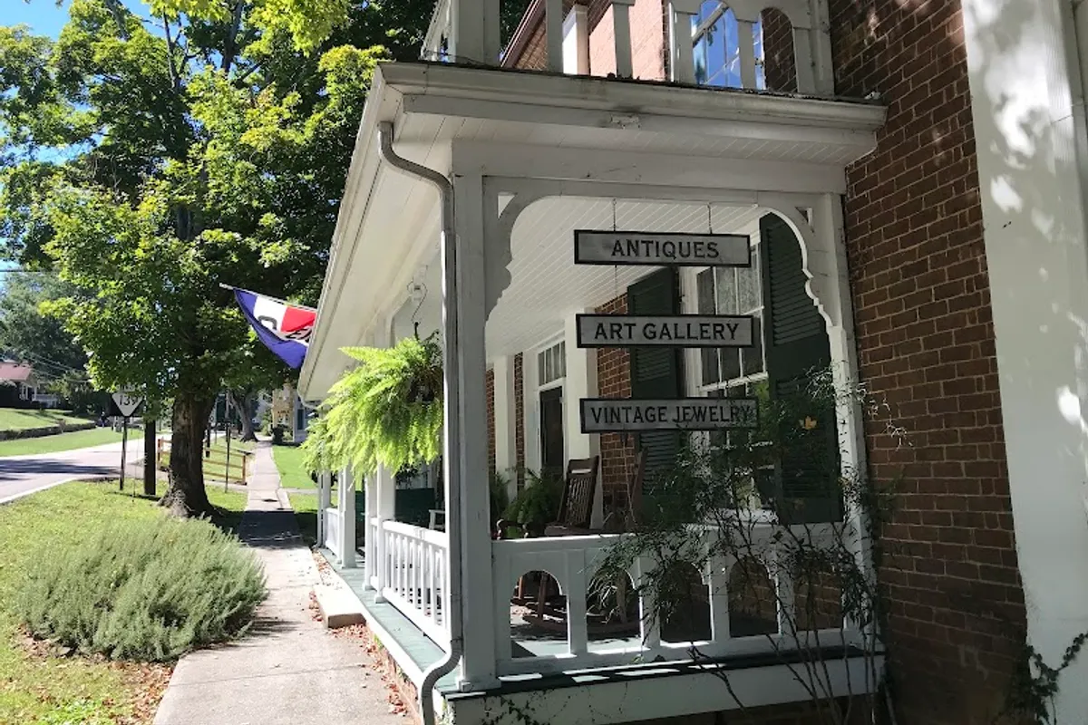 The Shoppes at Roper Mansion