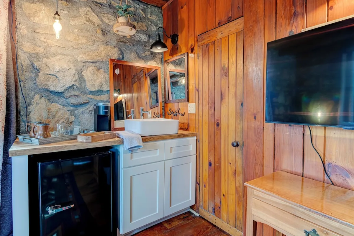 Wildrest detail shot - Lodge in Waynesville, Tennessee